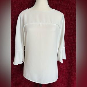 Jones Studio Ivory Ruffled‎ 3/4 Sleeve Jewel Neck Blouse - Size Medium